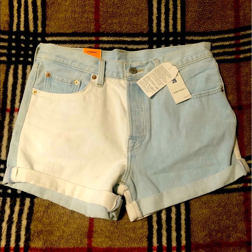 Levi’s 501 HighWaisted Button Fly Shorts Size 28
